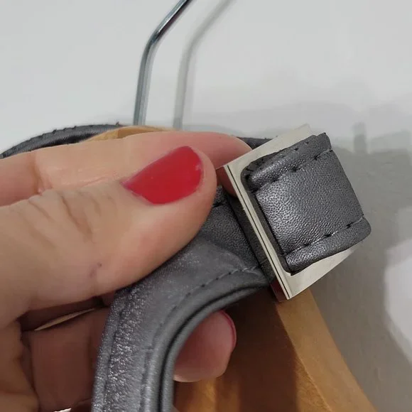 Matis Paris Women's Gray Adjustable Beauty Expert Little Purse Bag Pockets - Picture 5 of 12